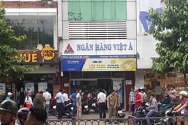 Khoanh vùng nghi phạm dùng súng cướp ngân hàng ở Bình Thạnh