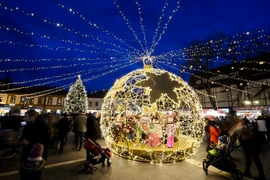 Chợ Giáng sinh lung linh kỳ ảo khiến du khách mê mẩn lạc lối