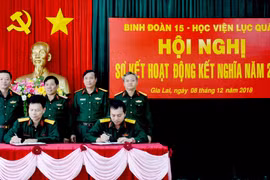Binh đoàn 15 và Học viện Lục quân sơ kết hoạt động kết nghĩa