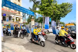 Ra quân hưởng ứng Tháng vận động triển khai bảo hiểm xã hội toàn dân