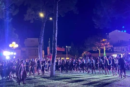 Cồng chiêng cuối tuần: Thưởng thức và trải nghiệm