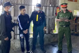 Đưa mã tấu cho bạn chém người, 2 thanh niên bị bắt giam