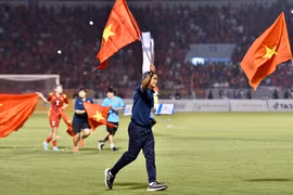 HLV Mai Đức Chung: "Tôi tự hào về các cô gái Việt Nam"