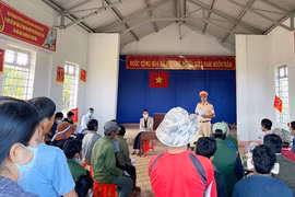 Tuyên truyền pháp luật cho bà con dân tộc thiểu số tại xã Đak Djrăng