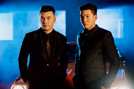 Ca khúc của Ưng Hoàng Phúc kết hợp Wowy đạt top 1 Zing chart