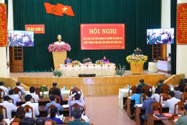 12 tập thể được Chính ủy Quân khu 5 tặng bằng khen