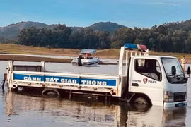 Chìm thuyền trên hồ Đa Tôn, 2 người mất tích