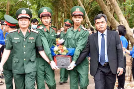 Đón các anh về yên nghỉ trong lòng đất Mẹ