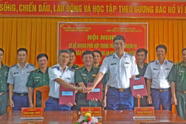 Đoàn Trinh sát miền Trung và các đoàn trinh sát Cảnh sát biển ký kế hoạch phối hợp