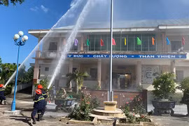 Gần 40 người tham gia thực tập phương án chữa cháy và cứu nạn, cứu hộ tại huyện Đak Pơ