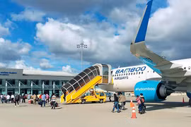 Gia Lai tạm dừng xét nghiệm vi rút SARS-CoV-2 cho hành khách trước khi nhập cảnh vào Việt Nam