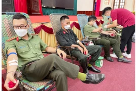 Hưởng ứng hoạt động hiến máu tình nguyện