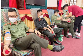 Hưởng ứng hoạt động hiến máu tình nguyện