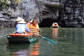 Thiếu nhân lực khi phát triển du lịch tại chỗ