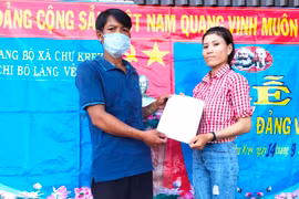 Kông Chro chú trọng phát triển đảng viên vùng dân tộc thiểu số