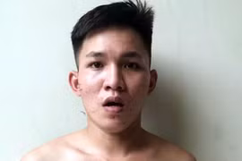 Vụ nổ súng trước cổng tòa: Nghi phạm có 3 khẩu súng