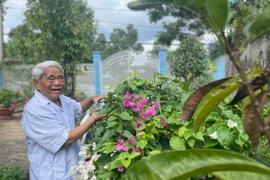 90 năm: Chuyện đất, chuyện người