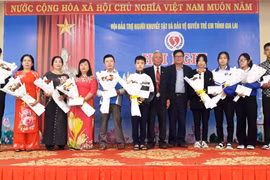 Gia Lai: Hơn 450 triệu đồng hỗ trợ người khuyết tật và trẻ mồ côi