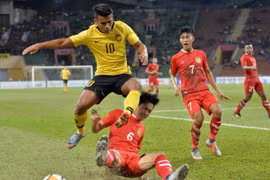 'Messi Malaysia' thở phào vì không được dự... SEA Games 30