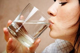 Lợi ích không ngờ của việc uống nước nóng