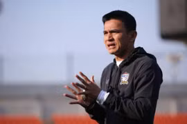 'Huyền thoại' Thái Lan Kiatisuk: 'Việt Nam đang tự tin thái quá sẽ dễ thất bại'