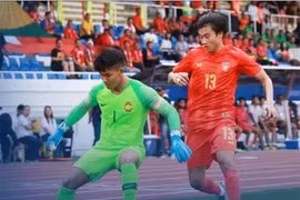 Đương kim á quân Malaysia và chủ nhà Philippines bị chia điểm ngày ra quân