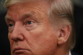 Trump thông qua dự luật Hong Kong, thương chiến Mỹ-Trung bị ảnh hưởng gì?
