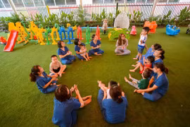 Bé trai có nguy cơ mắc bệnh tự kỷ cao hơn 5 lần so với bé gái