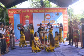 Buôn Bhă Nga vui Ngày hội Đại đoàn kết toàn dân tộc