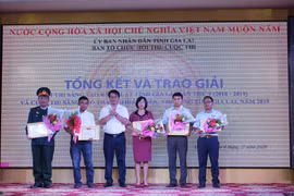 Khen thưởng nhiều tác giả, nhóm tác giả đạt thành tích cao