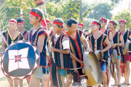 Động viên đồng bào các dân tộc tại Gia Lai phát huy nội lực, phấn đấu vươn lên