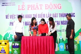 Phát động thí điểm phân loại rác thải sinh hoạt tại phường Hội Thương