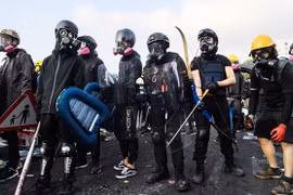 Hồng Kông chìm vào tê liệt và hỗn loạn