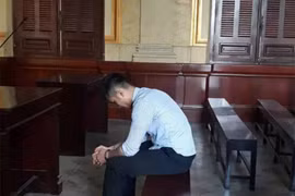 Người chồng trẻ ở Hóc Môn, ngụy trang mang súng phục kích đối phương