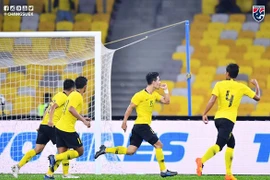Malaysia 'lội ngược dòng' thắng Thái Lan trên sân nhà