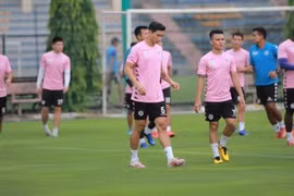 Giãn dây chằng đầu gối, Văn Hậu chia tay Cúp quốc gia và V-League 2020