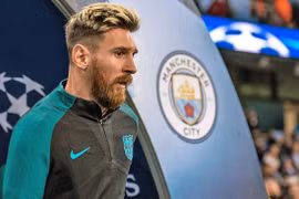 Man City mua hụt Messi, HLV Mourinho lập tức "đá xoáy"