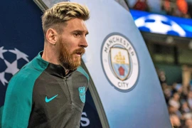 Man City mua hụt Messi, HLV Mourinho lập tức "đá xoáy"