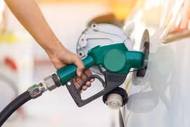 Bình xăng ôtô có nước, xử lý thế nào?