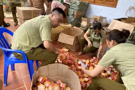 Hơn 20.000 mỹ phẩm dưỡng da, bột tắm trắng nhập lậu