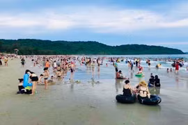 Giảm 50% giá vé vào các điểm tham quan lưu trú trên vịnh Hạ Long