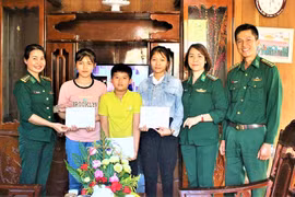 Hỗ trợ nhà trường và học sinh khó khăn ở khu vực biên giới Đắk Lắk