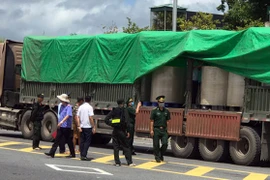 Quảng Ninh: Bắt giữ 2 container chở 'chất lạ' từ Việt Nam sang Trung Quốc