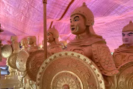 Lâm Đồng kiểm tra việc lắp đặt tượng mỹ thuật tại các khu, điểm du lịch