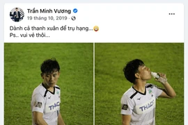 Ngôi sao ĐT Việt Nam tiết lộ về việc "dành cả thanh xuân để trụ hạng"