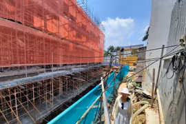 Dự án C-Sky View của Cường Đô la bị tố xây dựng bít lối nhà dân