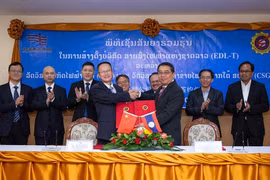 Trung Quốc bỏ tiền tỉ nhảy vào truyền tải điện ở Lào