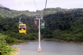 Mưa về, lên núi Cấm câu cua