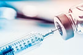 Bé gái 1 tuổi tử vong bất thường sau tiêm vắc-xin