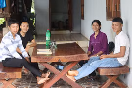 Những chàng trai Jrai dũng cảm cứu người giữa dòng nước dữ